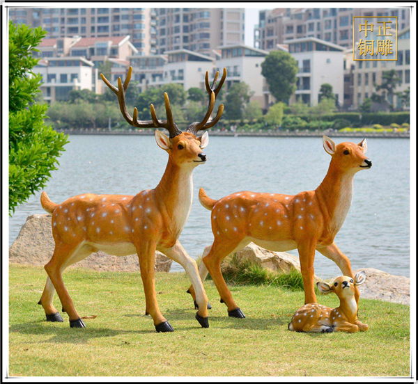 公園玻璃鋼鹿雕塑.jpg 公園玻璃鋼鹿雕塑.jpg
