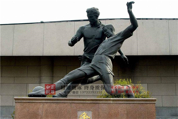 奔跑雕塑.jpg 奔跑雕塑.jpg