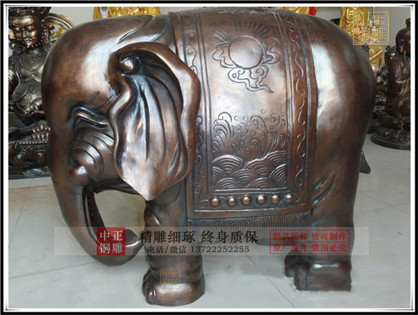 生產(chǎn)鑄銅大象.jpg 生產(chǎn)鑄銅大象.jpg