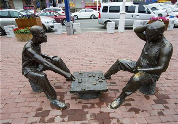 下棋銅雕塑.jpg 下棋銅雕塑.jpg