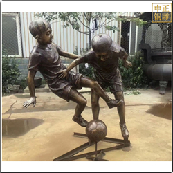 鑄銅關(guān)公 小孩踢足球人物銅雕塑