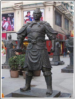 商場(chǎng)古代岳飛銅像 商場(chǎng)古代岳飛銅像